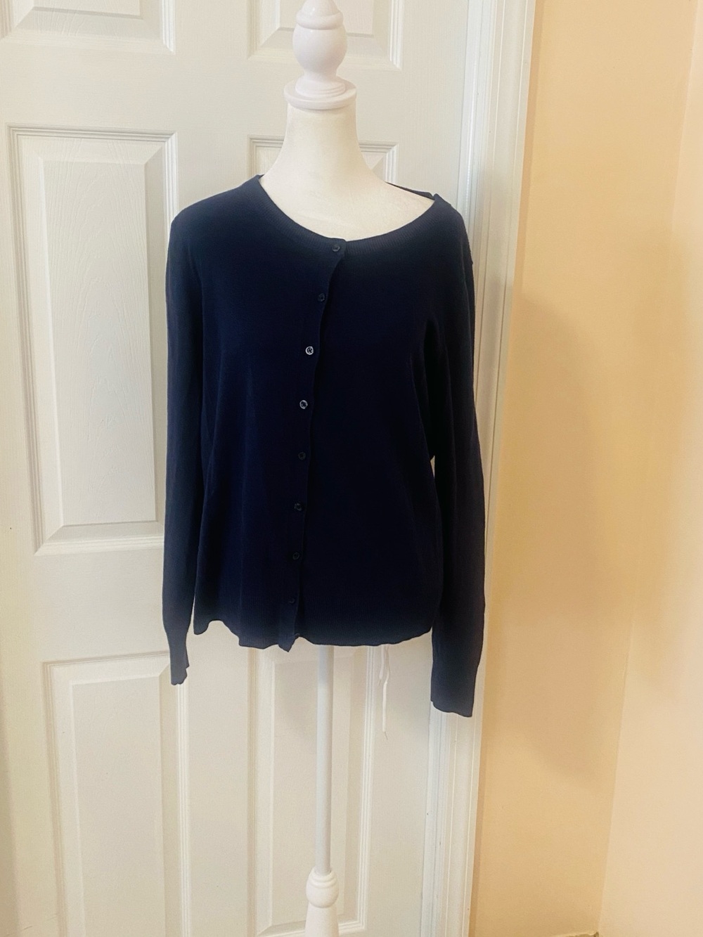 Old Navy -Classic navy blue cardigan size m